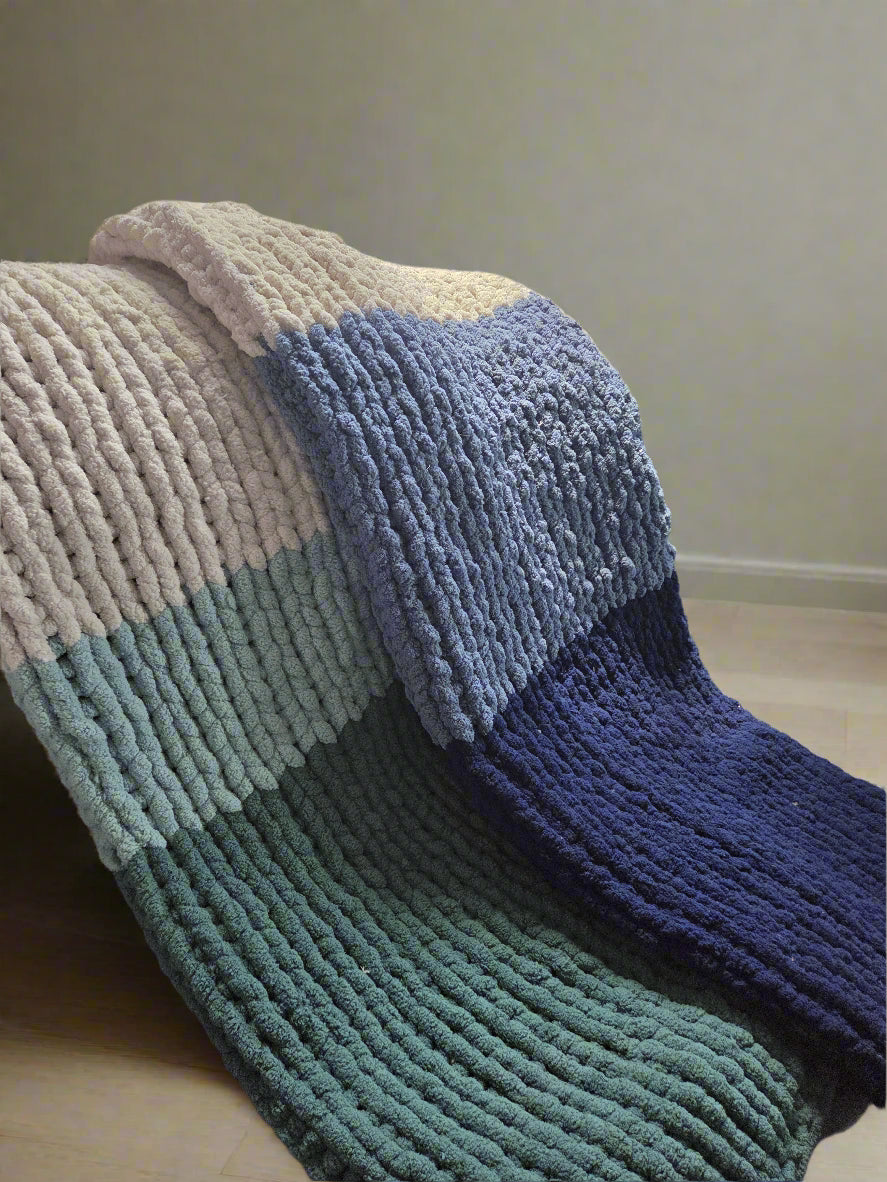 Chunky Knit Blanket - Standard Tricolor