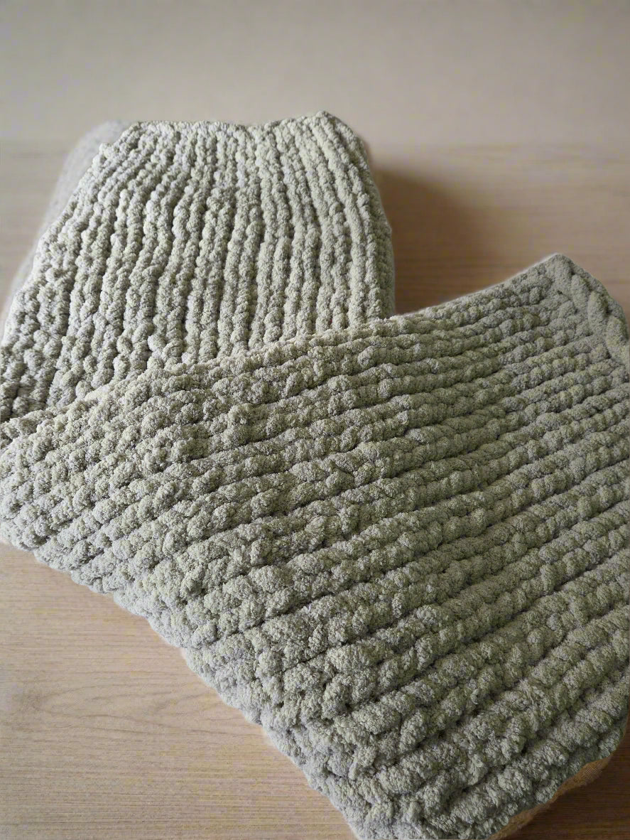 Chunky Knit Blanket - Standard Solid